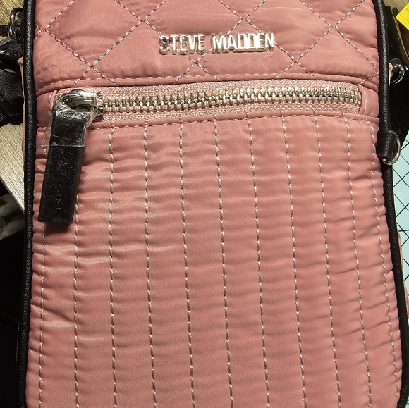 Steve Madden Mauve Quilted Crossbody Bag - Picture 3 of 5